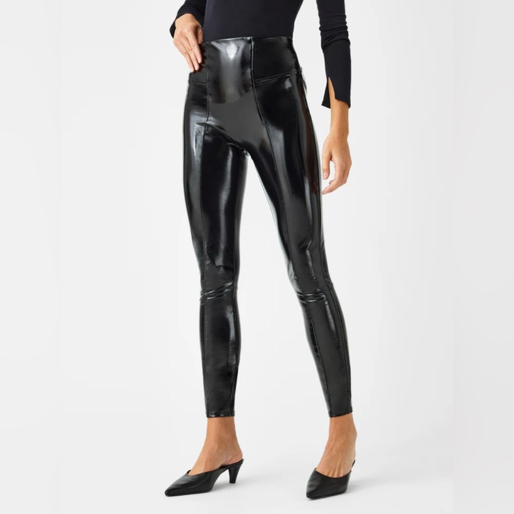 SPANXshape™ Faux Leather
Patent Leggings